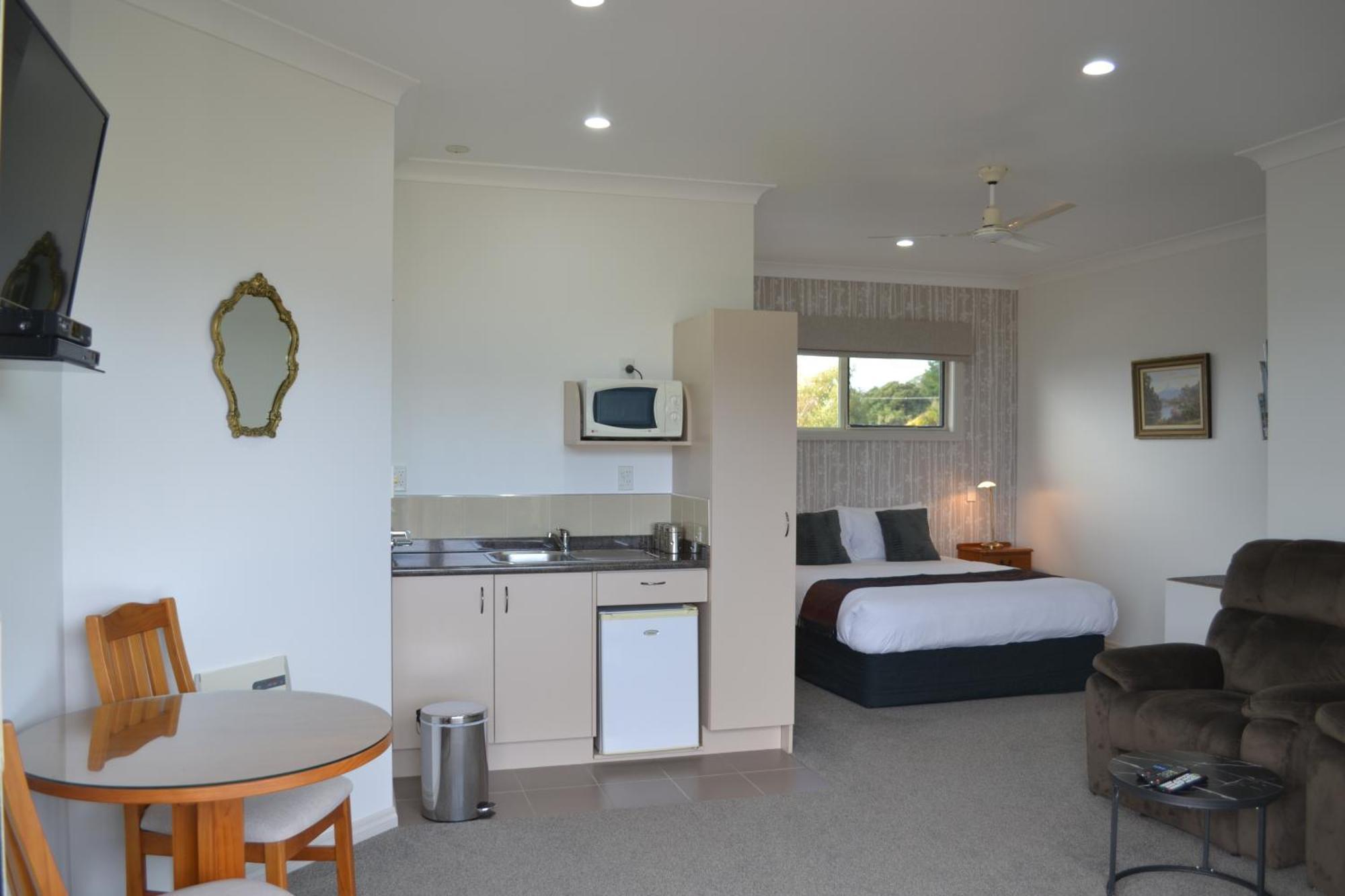 Austin Heights - Kaikoura Bed & Breakfast Room photo